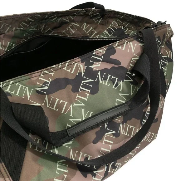 Valentino Garavani VLTN Camouflage-print Holdall Bag - Picture 4 of 12